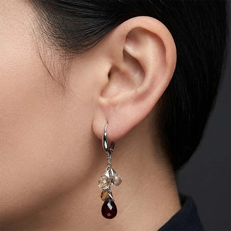Náušnice z bieleho zlata s českým granátom, ametystom a pivnou záhnedou – Obrázok 2